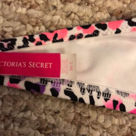 Victoria’s Secret Push-Up Bikini Top 👙 - Picture 4 of 4